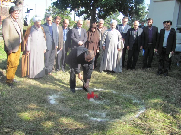 مراسم کلنگ زنی نماز خانه وانتشارات مرکزآموزش عالی شهید مطهری نوشهر 3