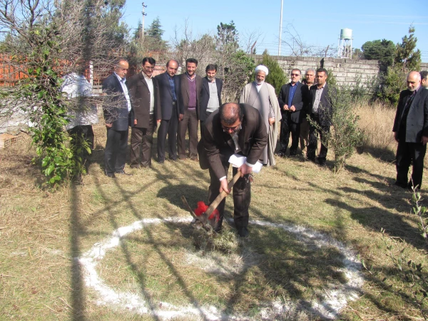 مراسم کلنگ زنی نماز خانه وانتشارات مرکزآموزش عالی شهید مطهری نوشهر 4