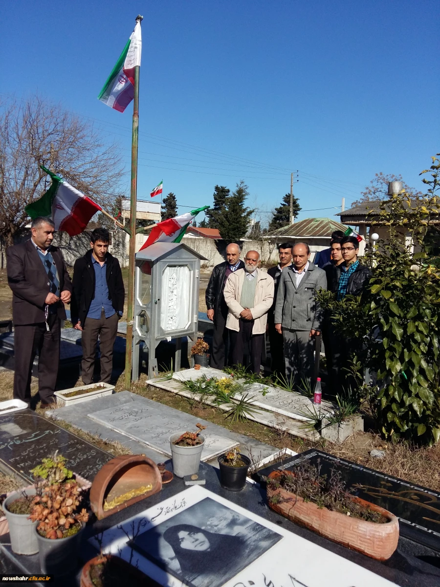 غبار روبی وعطر افشانی گلزار شهدای مزگاه 4