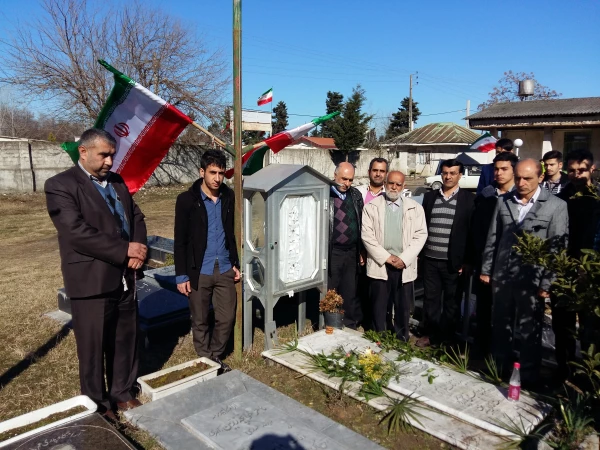 غبار روبی وعطر افشانی گلزار شهدای مزگاه 6