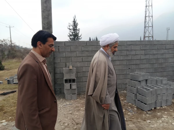 بازدید حجت السلام والمسلمین از روند پروژه در حال ساخت انتشارات دانشجویی و نماز خانه مرکزآموزش عالی شهید مطهری نوشهر 5