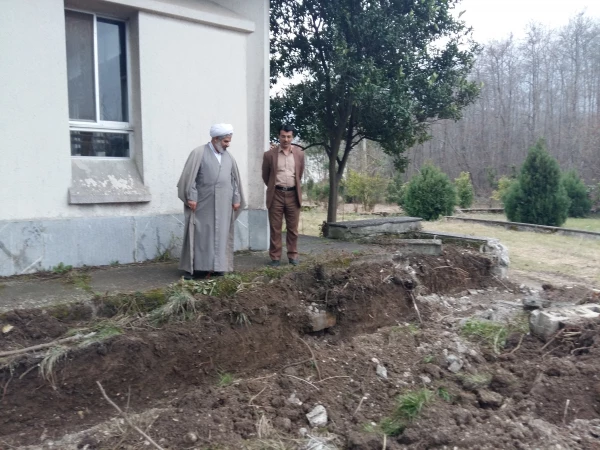 بازدید حجت السلام والمسلمین از روند پروژه در حال ساخت انتشارات دانشجویی و نماز خانه مرکزآموزش عالی شهید مطهری نوشهر 2