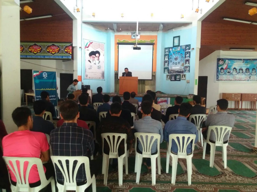 گزارش جلسه هم اندیشی جناب آقای شعبانی معاونت محترم امور پرورشی و جناب آقای حسینی ریاست محترم امور تربیتی اداره کل آموزش وپرورش استان مازندران با دانشجویان مرکز آموزش عالی شهید مطهری نوشهر 4