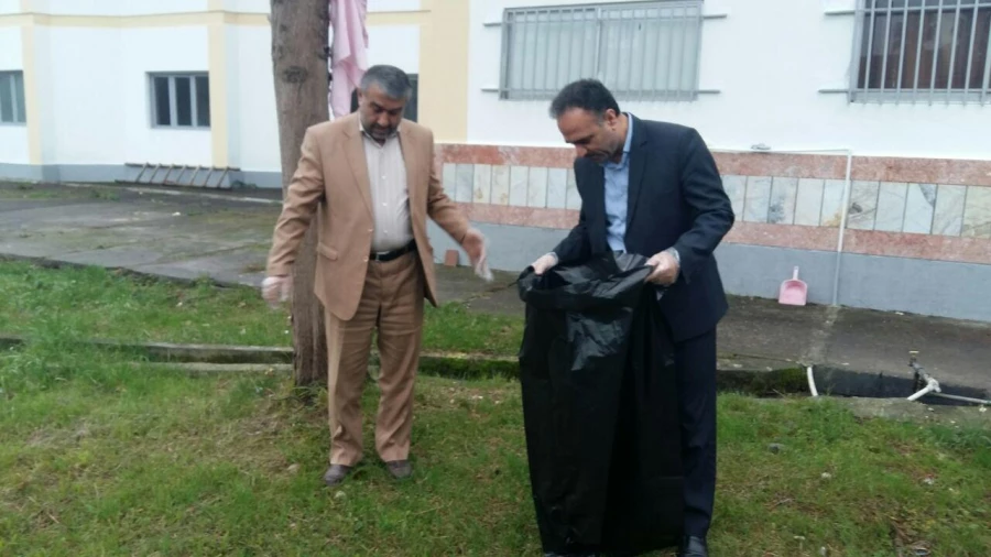 گزارش پاکسازی محوطه و فضای سبز دانشگاه  3