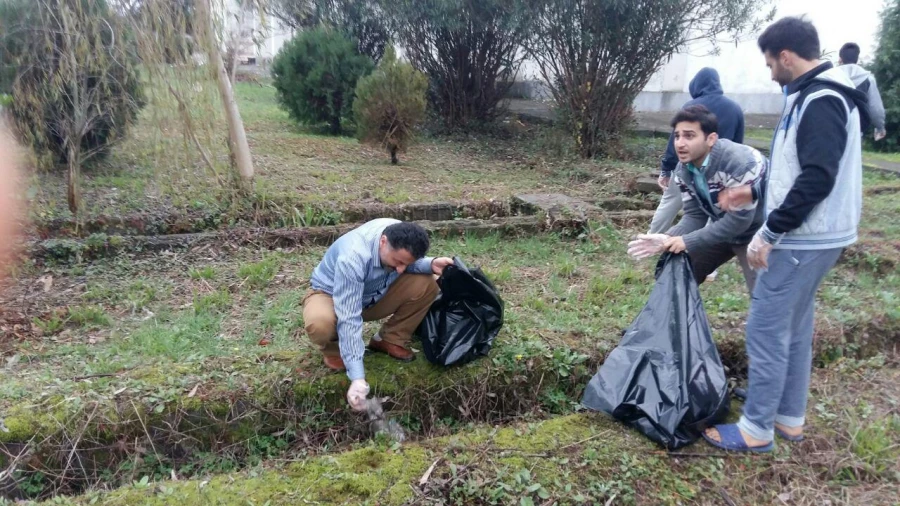 گزارش پاکسازی محوطه و فضای سبز دانشگاه  4