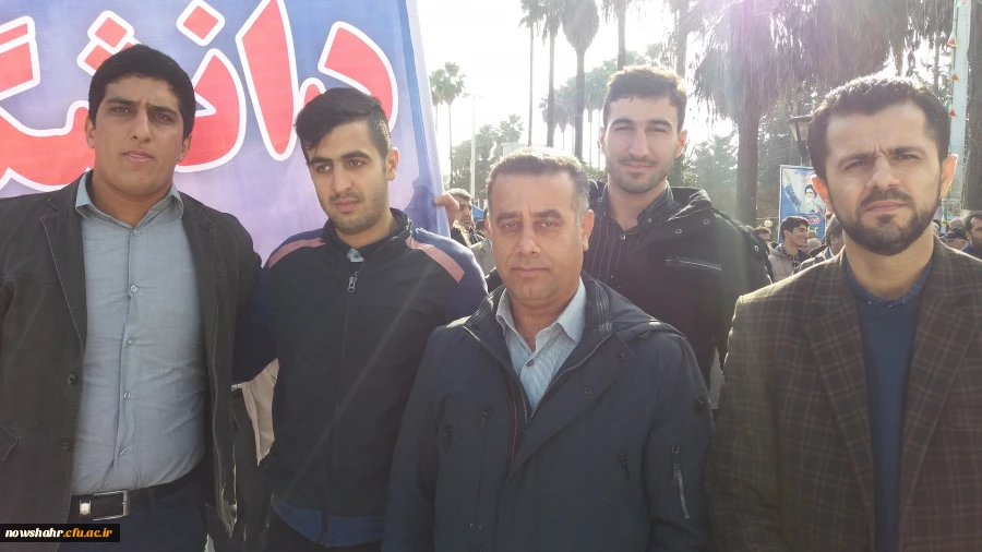 حضور در مراسم راه پیمایی 22 بهمن 2