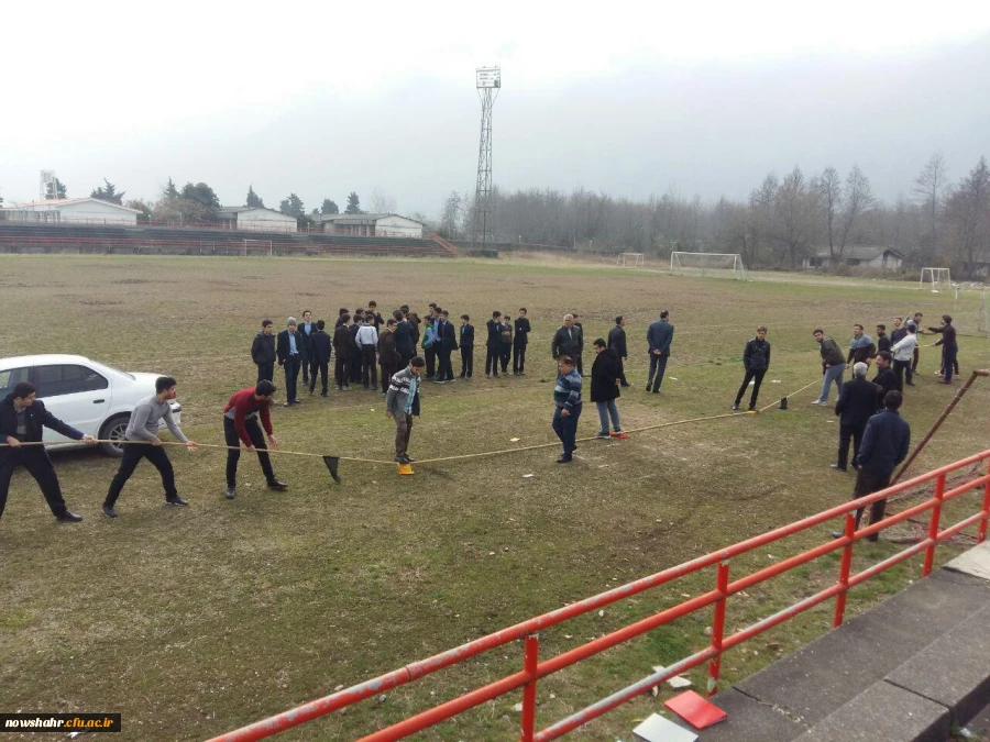 برگزاری مسابقه ورزشی طناب کشی  2