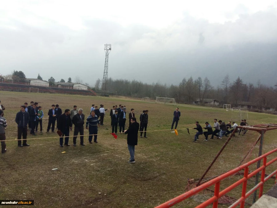 برگزاری مسابقه ورزشی طناب کشی 2