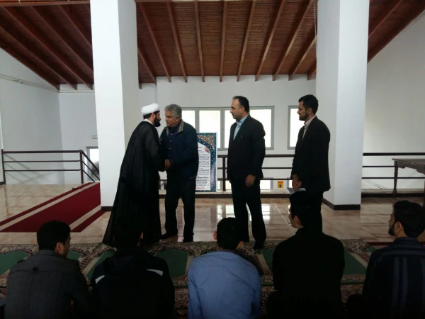 برگزاری مراسم تقدیر از آقای صادق طهماسبی آزاده و جانباز هشت سال جنگ تحمیلی و آقای حکمت الله آزادی جانباز دفاع مقدس 4