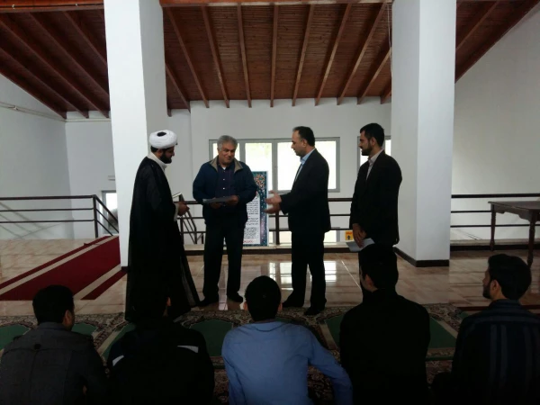 برگزاری مراسم تقدیر از آقای صادق طهماسبی آزاده و جانباز هشت سال جنگ تحمیلی و آقای حکمت الله آزادی جانباز دفاع مقدس 5