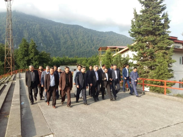 بازدید وزیر محترم آموزش و پرورش به همراه نایب رئیس کمیسون آموزش و تحقیقات مجلس شورای اسلامی 3