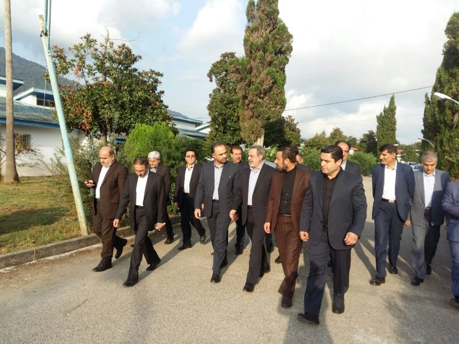 بازدید وزیر محترم آموزش و پرورش به همراه نایب رئیس کمیسون آموزش و تحقیقات مجلس شورای اسلامی 4