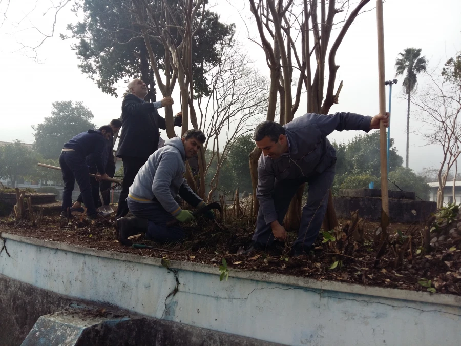 گزارش پاکسازی محوطه و بازسازی سالن کنفرانس دانشگاه جهت برگزاری اجلاسیه سراسری دانشگاه فرهنگیان سراسر کشور 6