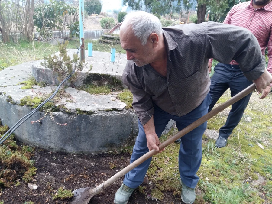 گزارش پاکسازی محوطه و بازسازی سالن کنفرانس دانشگاه جهت برگزاری اجلاسیه سراسری دانشگاه فرهنگیان سراسر کشور 3
