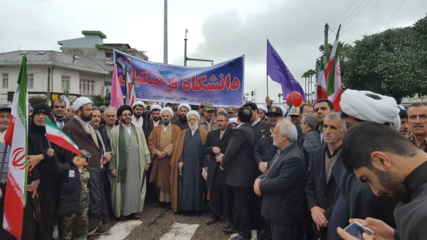 شرکت دانشجویان در راهپیمایی 22 بهمن 3