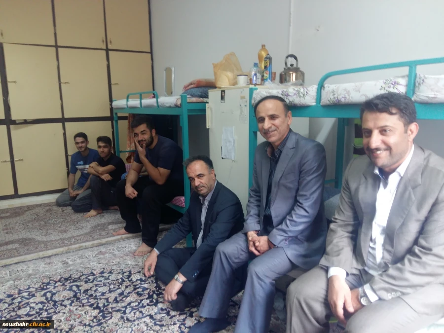 بازدید و نشست صمیمی مدیریت محترم استانی با کارکنان و دانشجویان مرکز 5