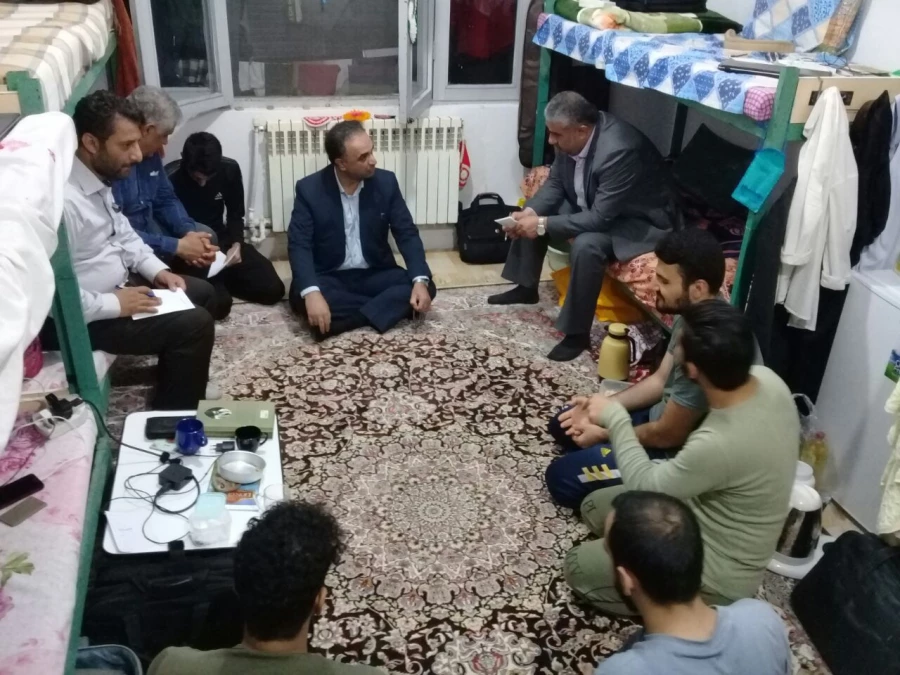 دیدار صمیمی سرپرست مرکز به همراه کارکنان در سرای دانشجویی 4