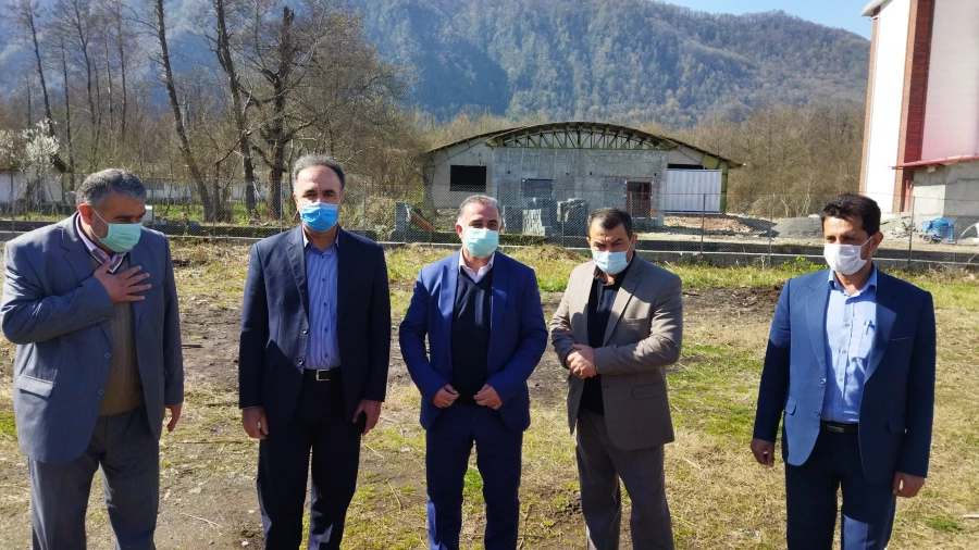 به مناسبت گرامیداشت هفته منابع طبیعی و روز درختکاری و یادبود   17 هزار بانوی شهیده  در مرکز اموزش عالی 520 درخت افرا،ون،بلوط،چنار غرس شد. 4