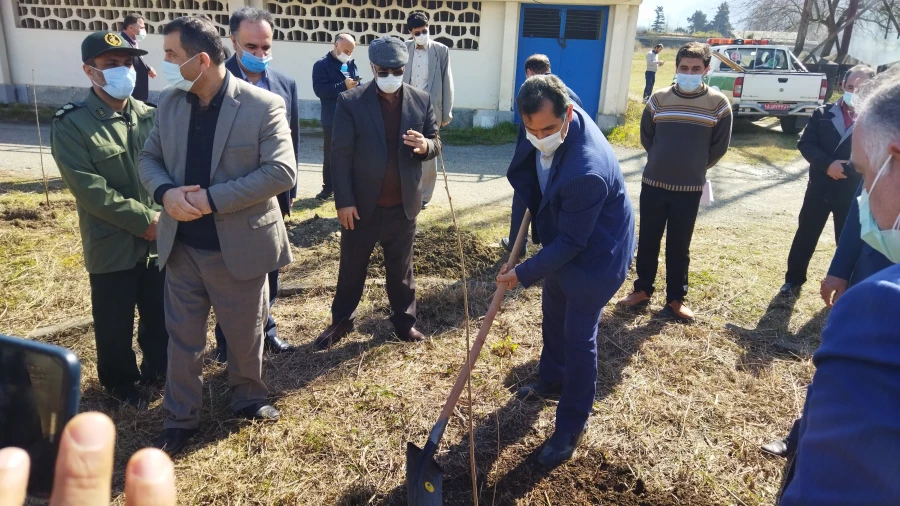 به مناسبت گرامیداشت هفته منابع طبیعی و روز درختکاری و یادبود   17 هزار بانوی شهیده  در مرکز اموزش عالی 520 درخت افرا،ون،بلوط،چنار غرس شد. 8
